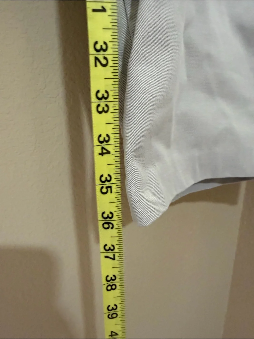 Banana republic chinos cotton Off-White….strength and reliability. Size 36